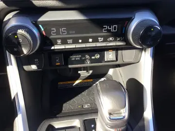 RAV 4 2.5 Plug-in Hybrid 4x4 SEGEBERG Kamera SHZ