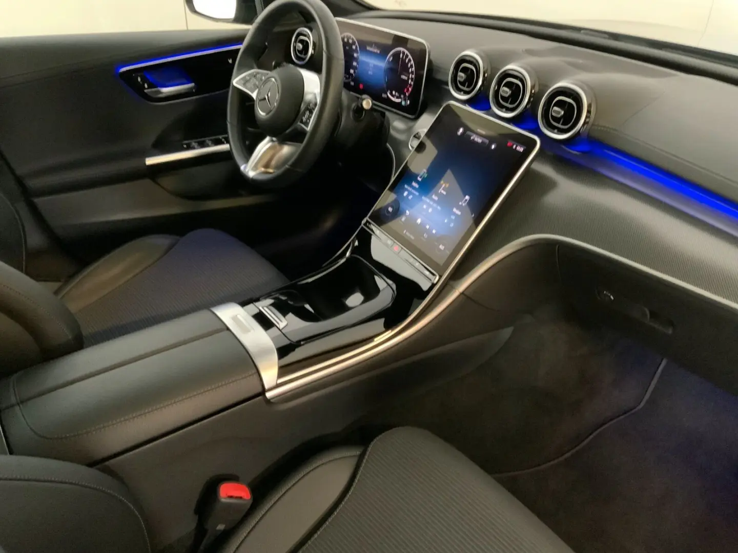 C 300 e 4M AVANTGARDE Pano Sound Lenkradheiz