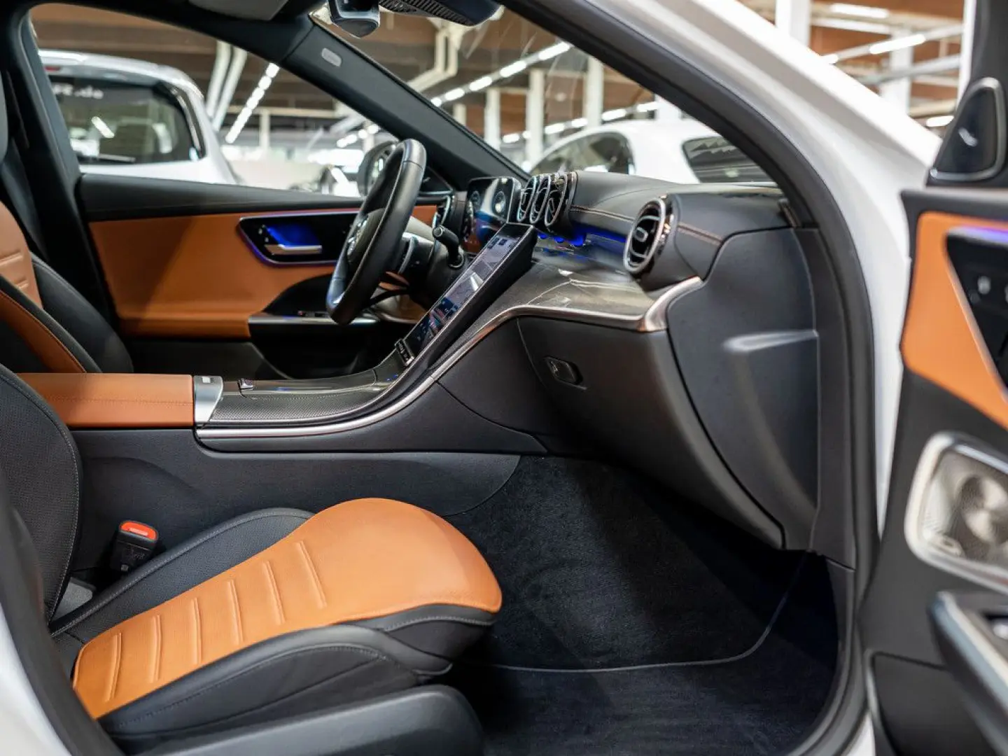 C 300 e 4M AMG Sport Distr. LED Pano HUD Navi SH