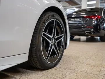 C 300 e 4M AMG Sport Distr. LED Pano HUD Navi SH