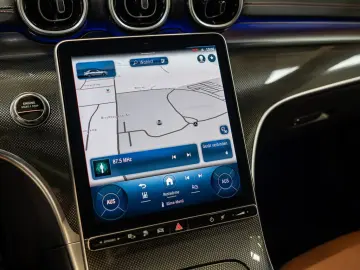 C 300 e 4M AMG Sport Distr. LED Pano HUD Navi SH