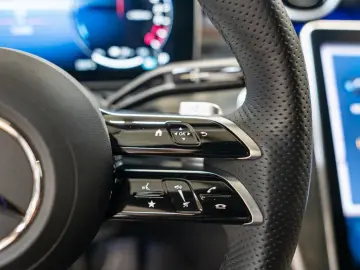 C 300 e 4M AMG Sport Distr. LED Pano HUD Navi SH