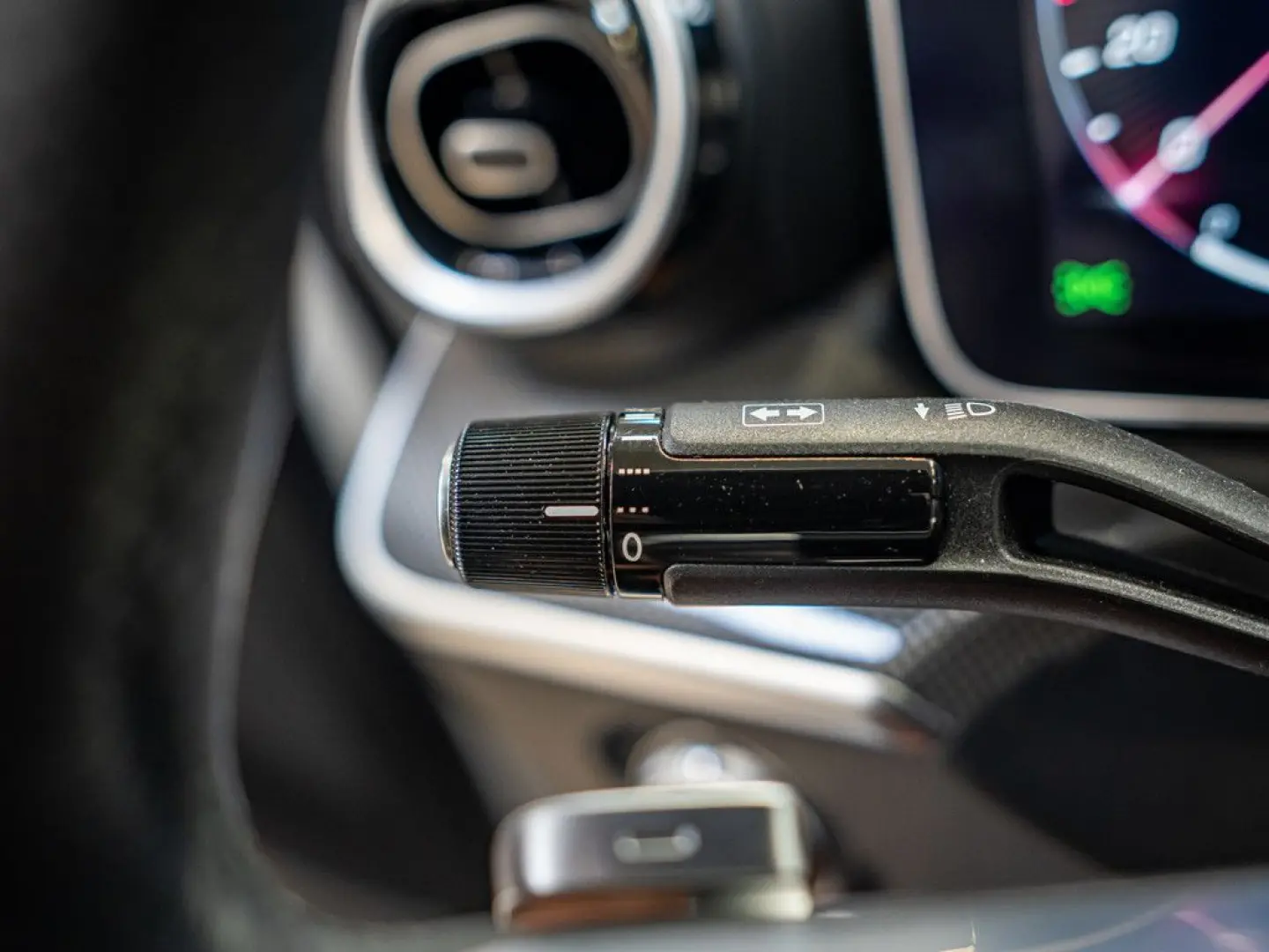 C 300 e 4M AMG Sport Distr. LED Pano HUD Navi SH