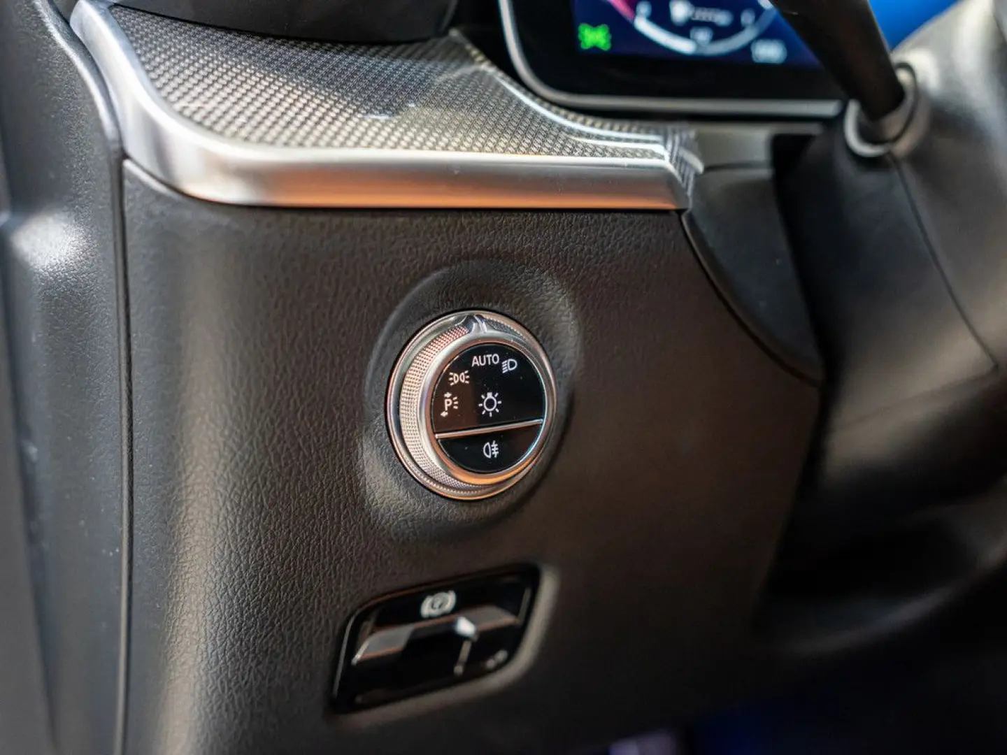 C 300 e 4M AMG Sport Distr. LED Pano HUD Navi SH