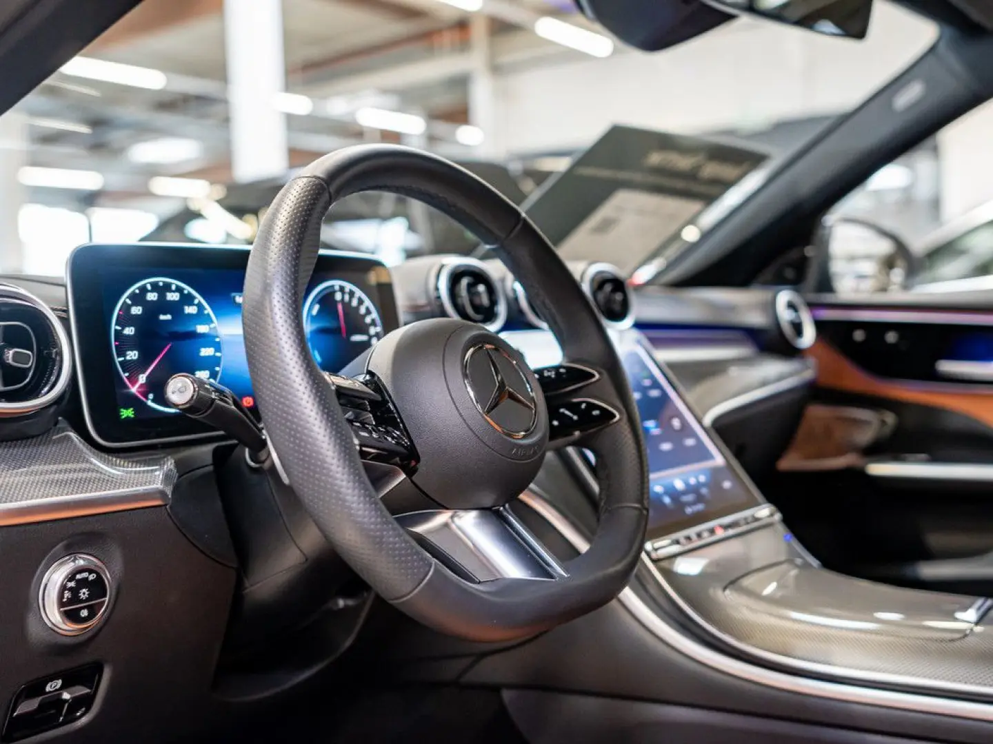 C 300 e 4M AMG Sport Distr. LED Pano HUD Navi SH