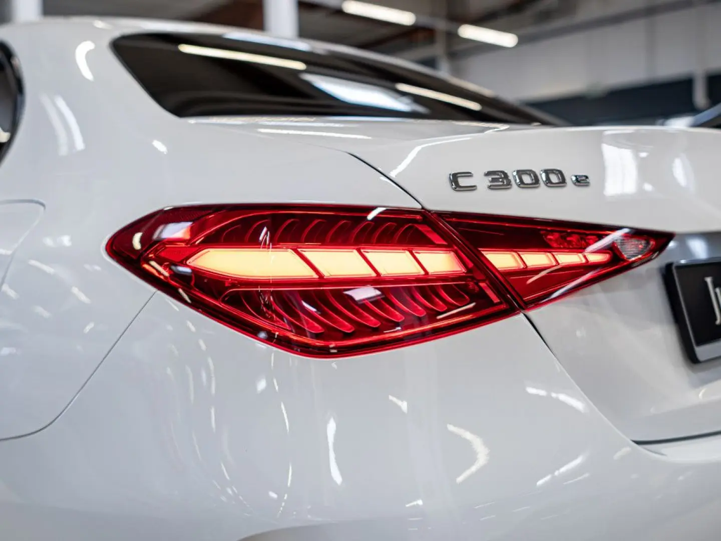 C 300 e 4M AMG Sport Distr. LED Pano HUD Navi SH