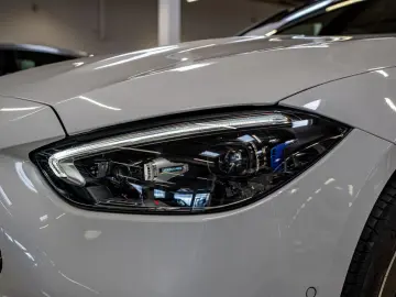 C 300 e 4M AMG Sport Distr. LED Pano HUD Navi SH