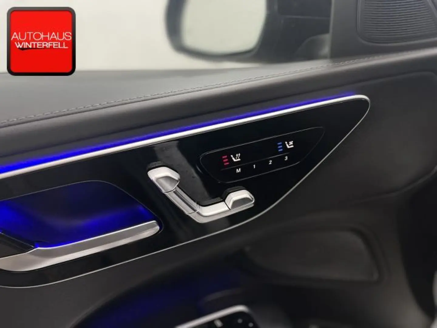 C 300 e AMG 18Z NIGHT PANO 360 MEMORY SITZKLIMA