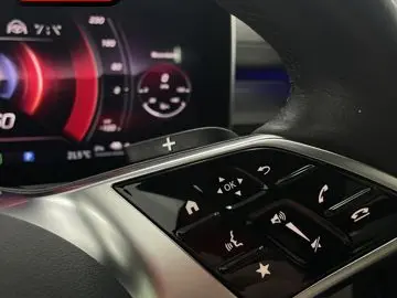 C 300 e AMG 18Z NIGHT PANO 360 MEMORY SITZKLIMA