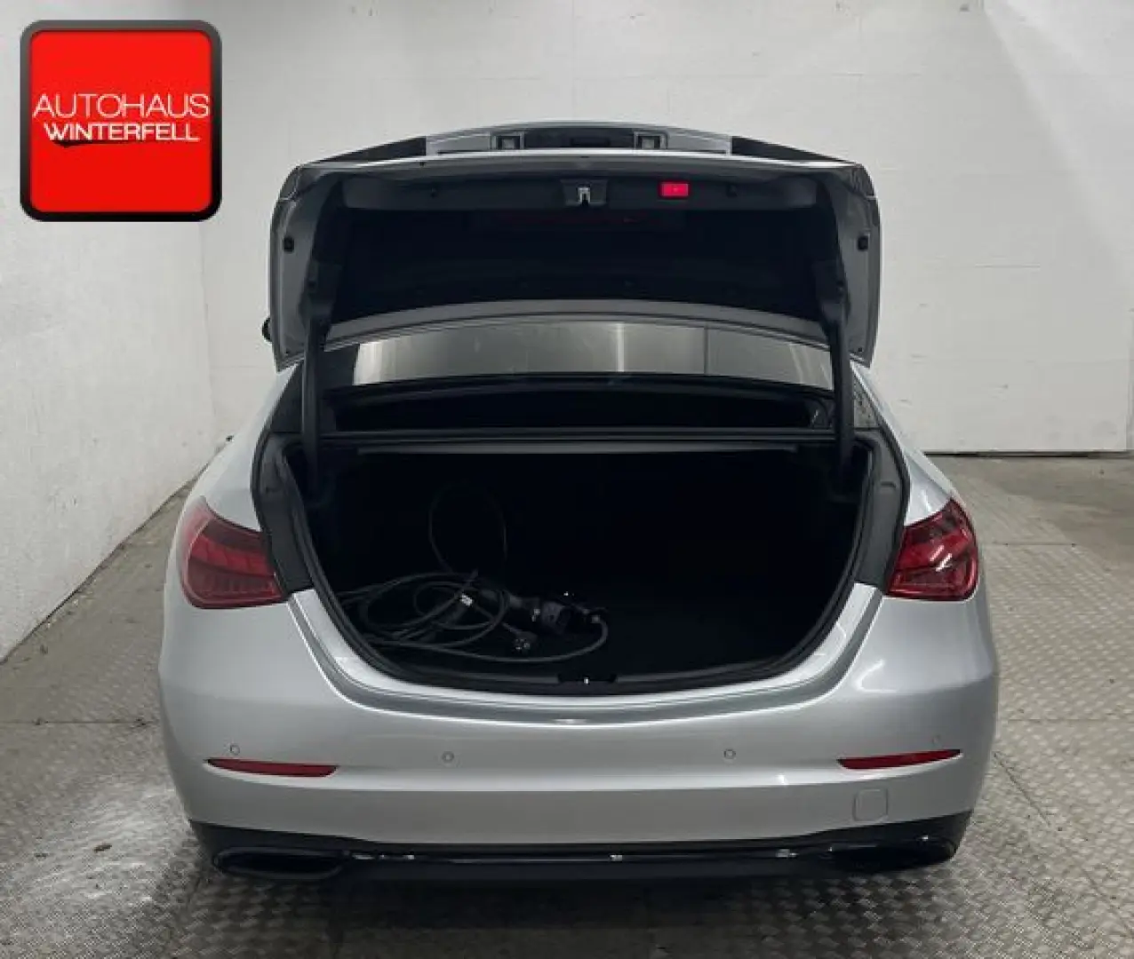 C 300 e AMG 18Z NIGHT PANO 360 MEMORY SITZKLIMA