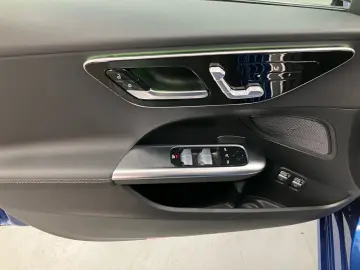 C 300 e Avantgarde KAMERA TOTWINKEL DAB AMBIENTE