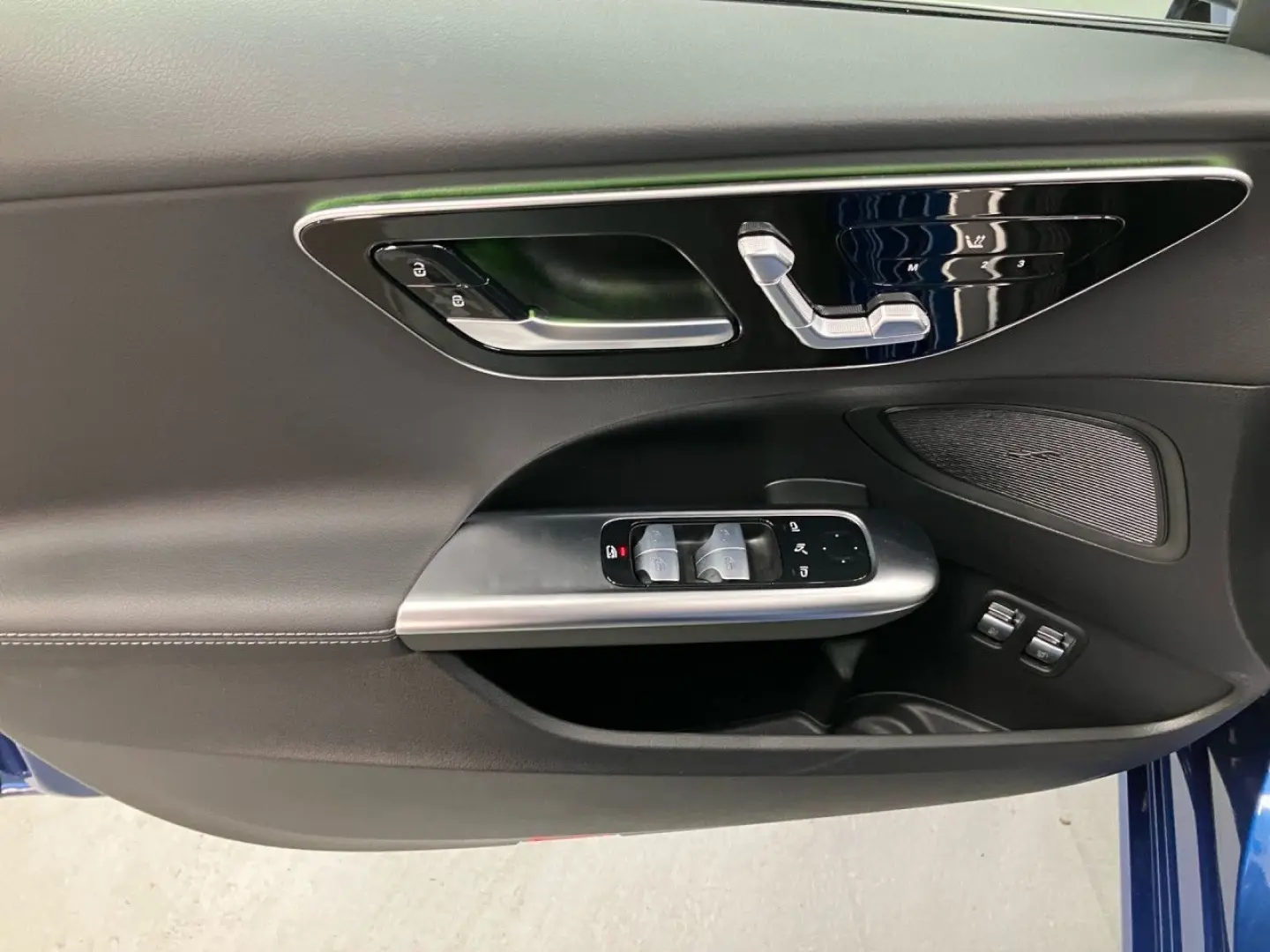 C 300 e Avantgarde KAMERA TOTWINKEL DAB AMBIENTE