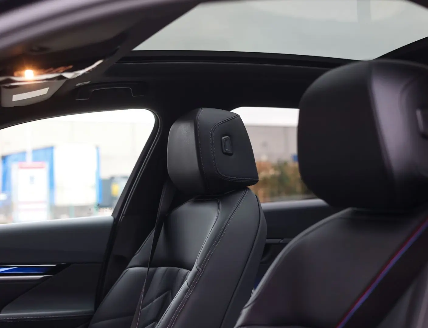 550 xDrive   M-sport - AHK - HUD - Pano- Bow&Wil