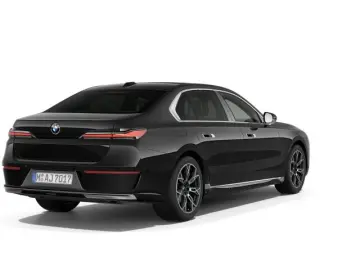 740d xDrive Executive Lounge Driving Assistant P