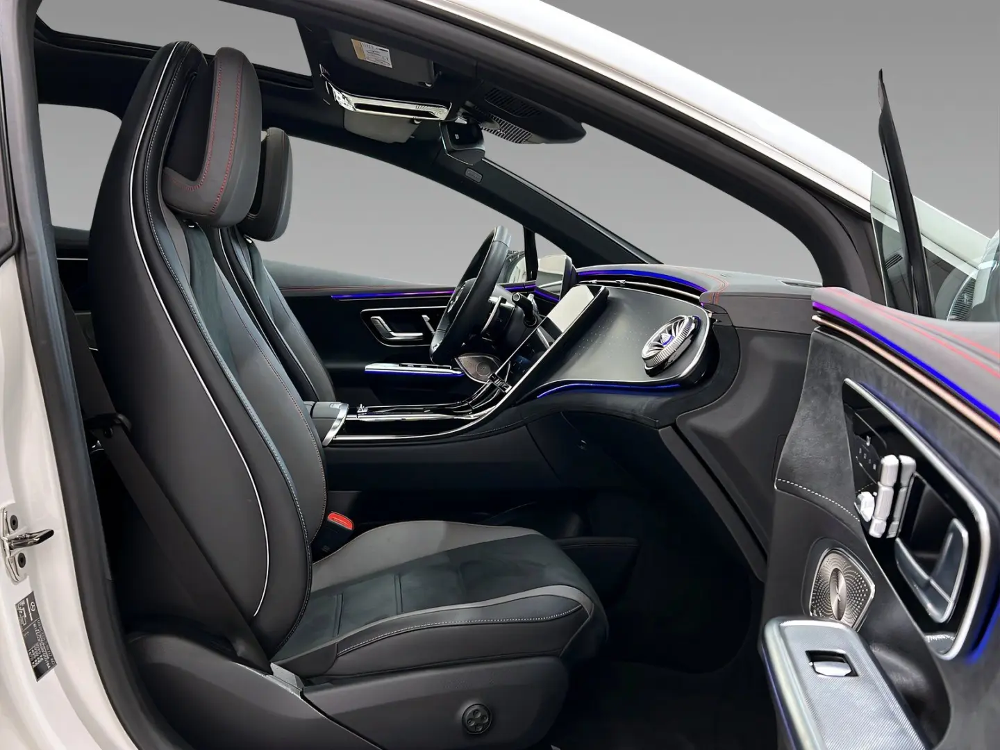 MERCEDES BENZ EQE 43 AMG 4M