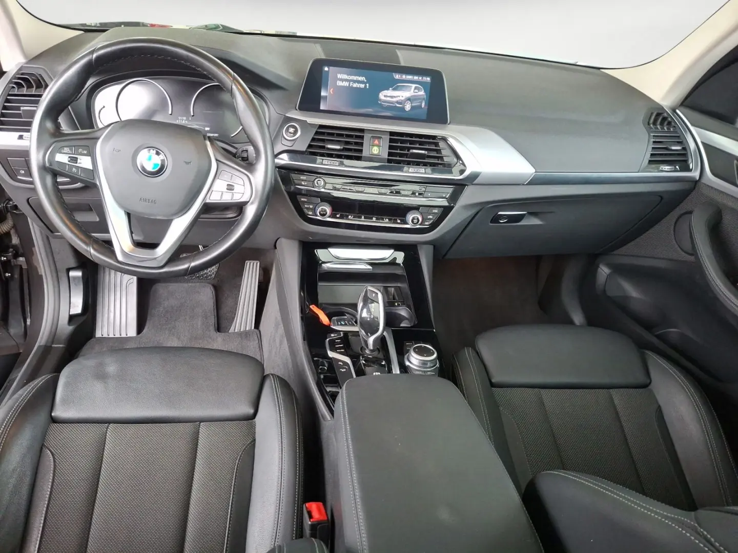 X3 xDrive20d Live Cockpit Plus Panorama Sportsit