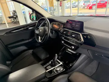 X3 xDrive 20d xLine AUT. LED AHK STANDHE. DAB