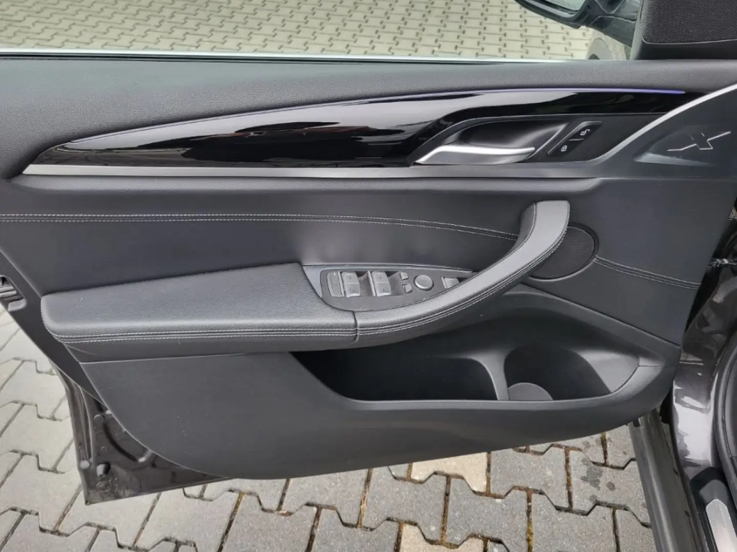 X3 xDrive 20d HUD AHK-klappbar AHK El. Panodach