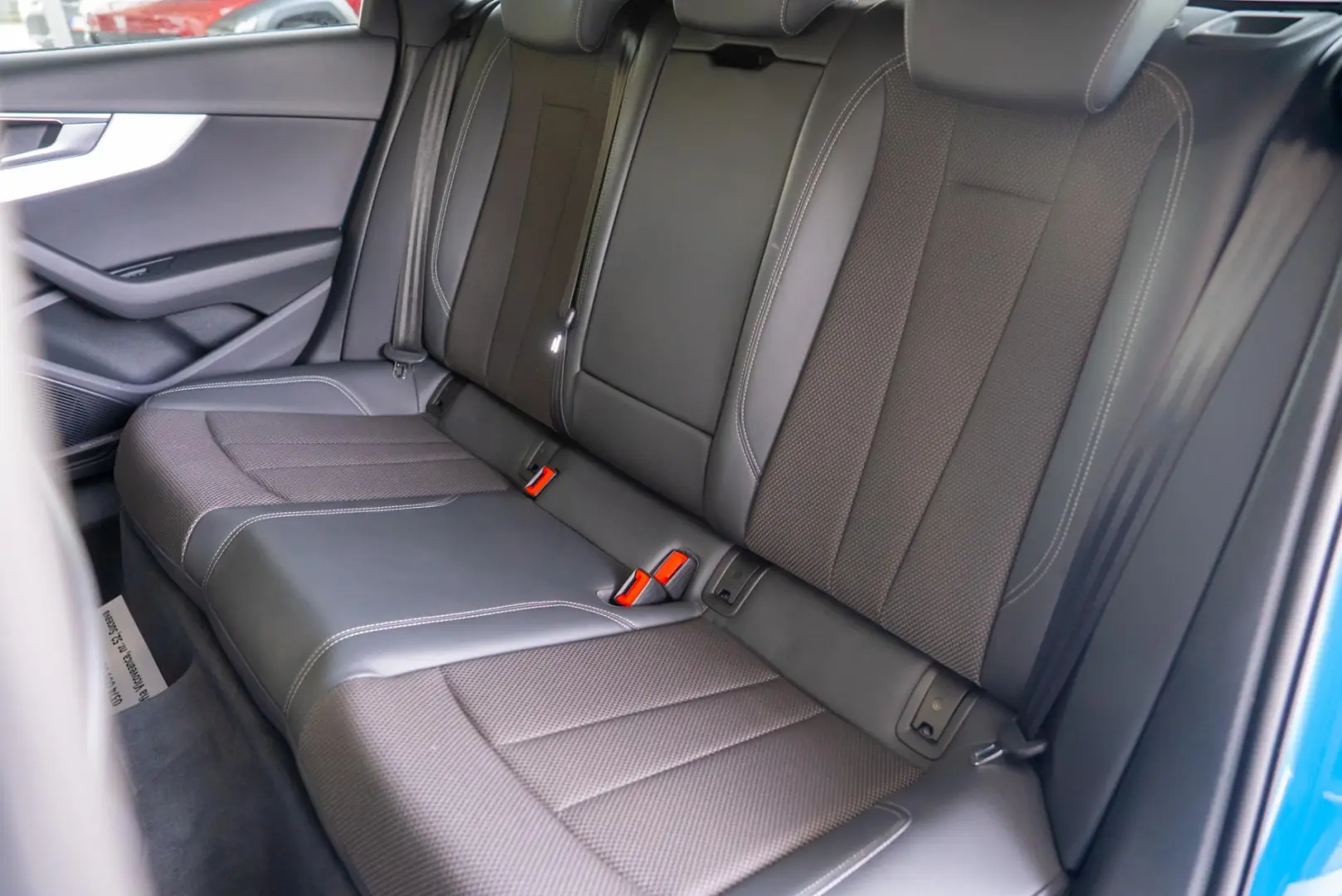 Audi A4 40 TFSI AVANT QUATTRO