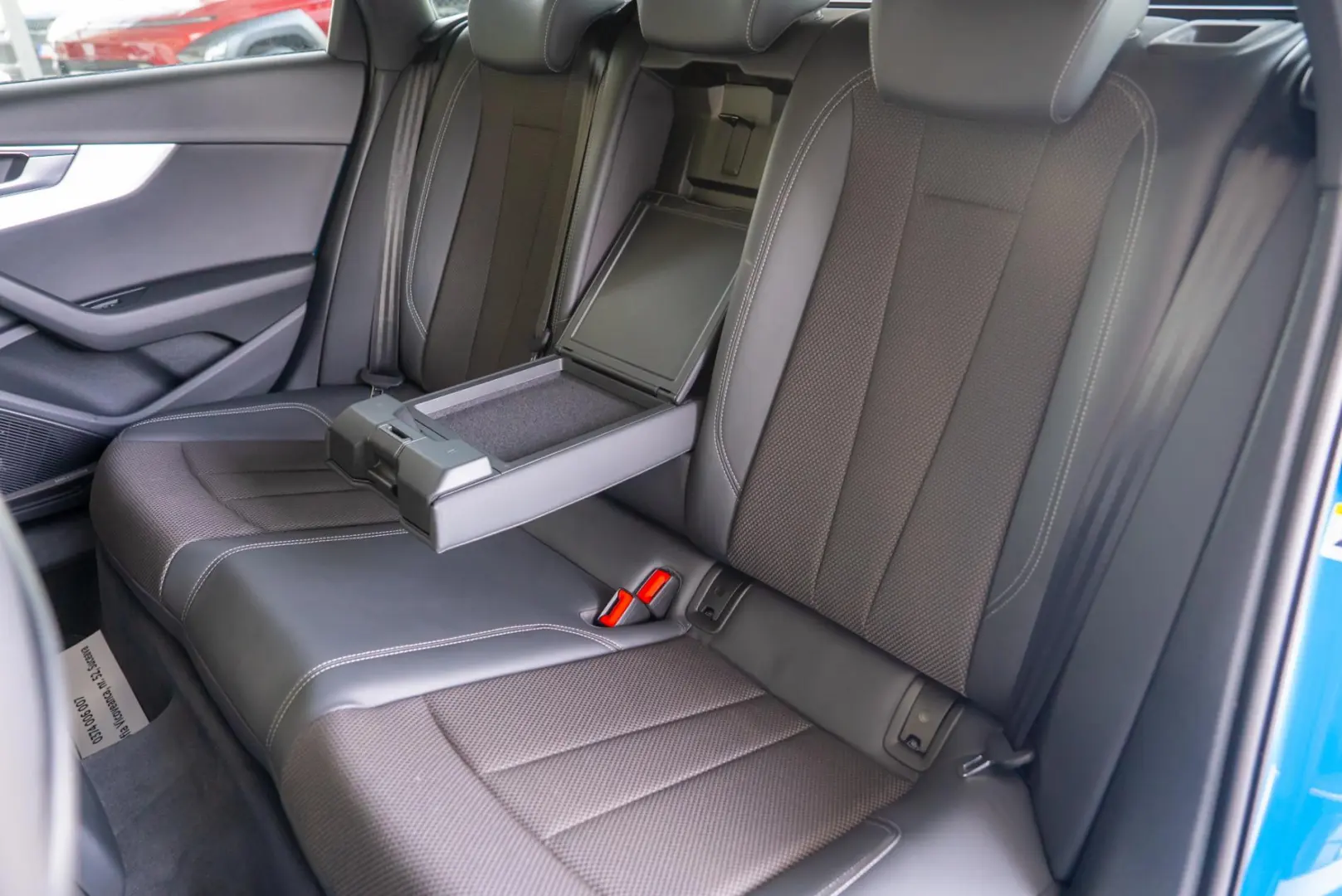 Audi A4 40 TFSI AVANT QUATTRO