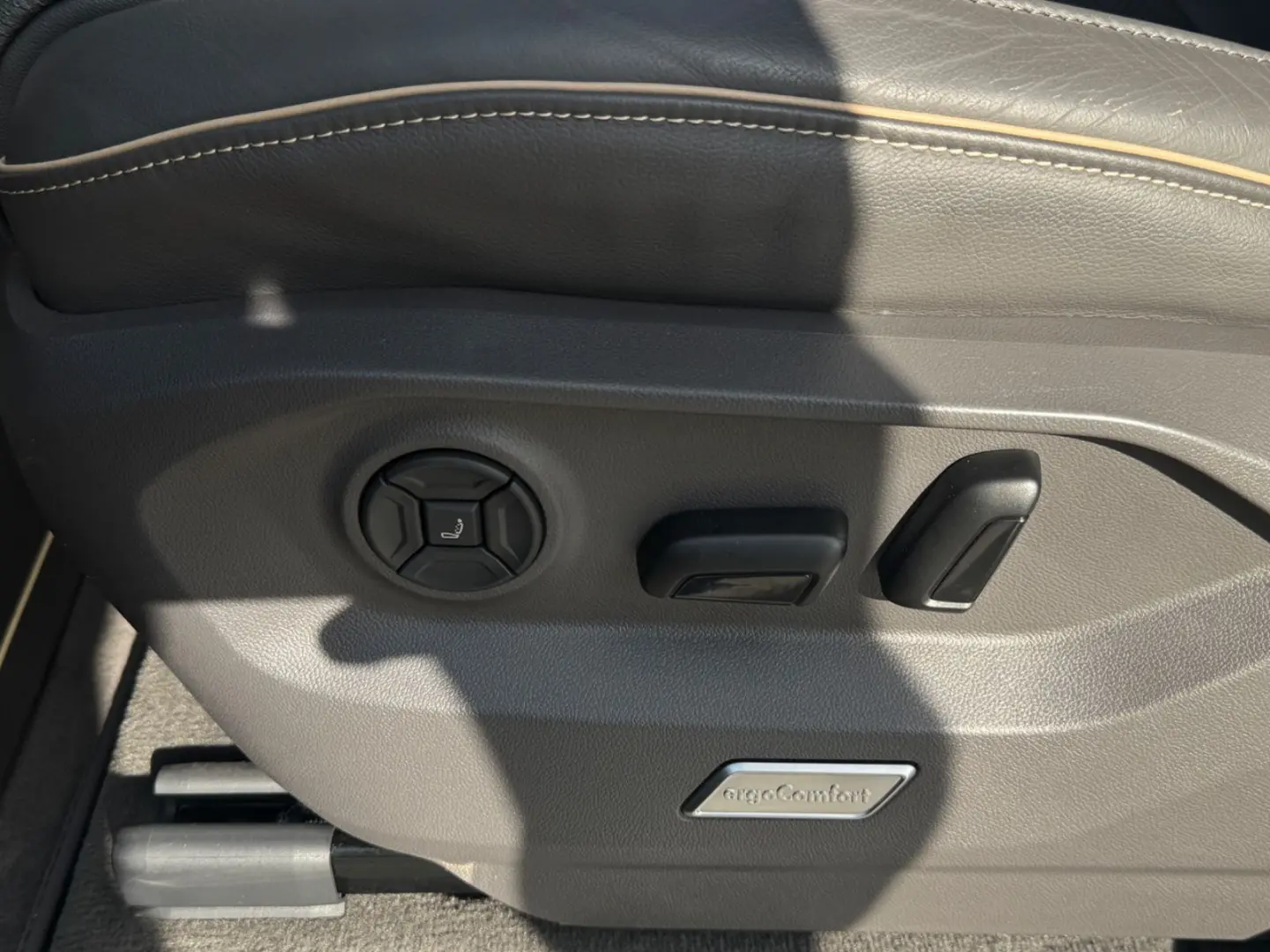 Touareg 3.0 TDI 4Motion R-Line IQ PANO AIR STHZG