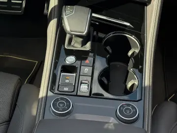 Touareg 3.0 TDI 4Motion R-Line IQ PANO AIR STHZG