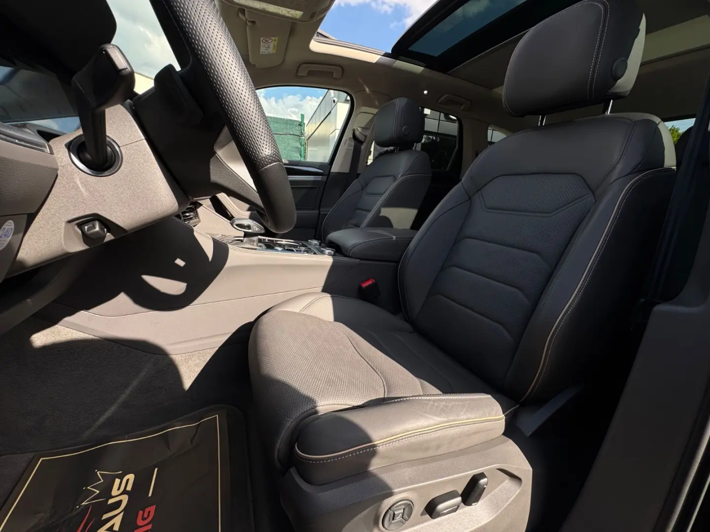 Touareg 3.0 TDI 4Motion R-Line IQ PANO AIR STHZG