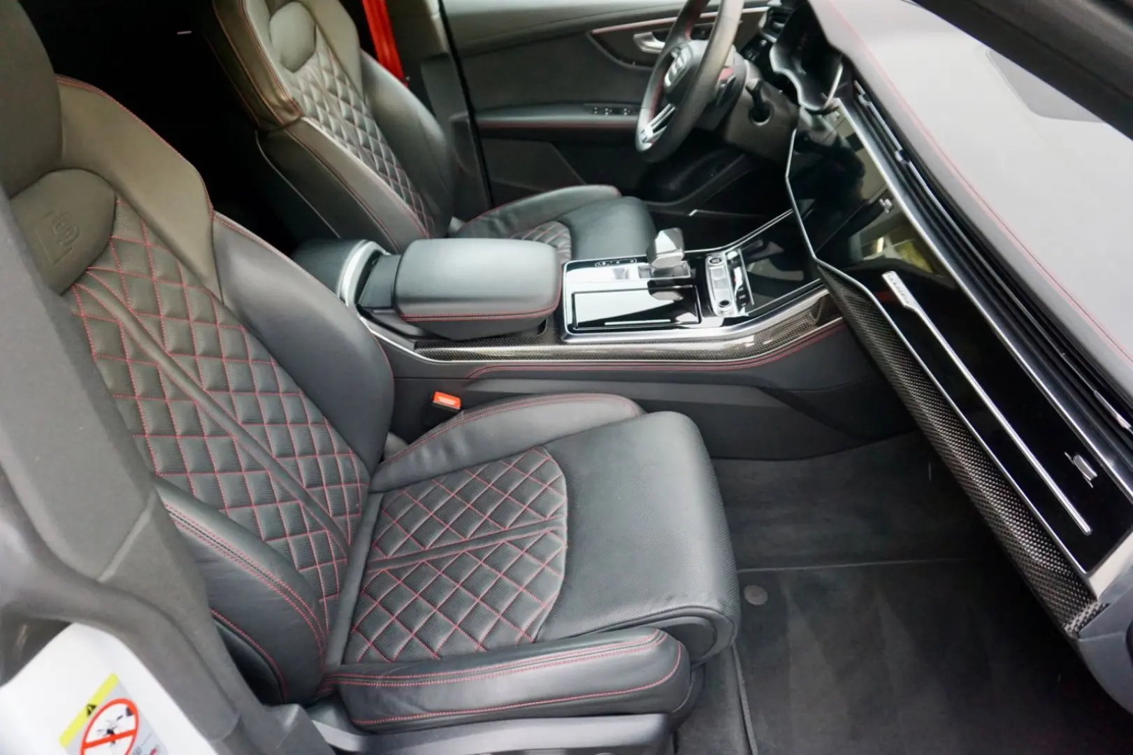 Q8 50 TDI quattro competition plus Carbon S Sitz