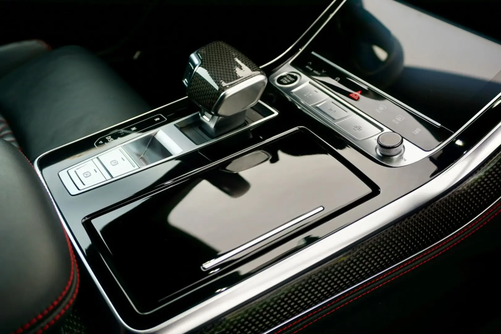 Q8 50 TDI quattro competition plus Carbon S Sitz