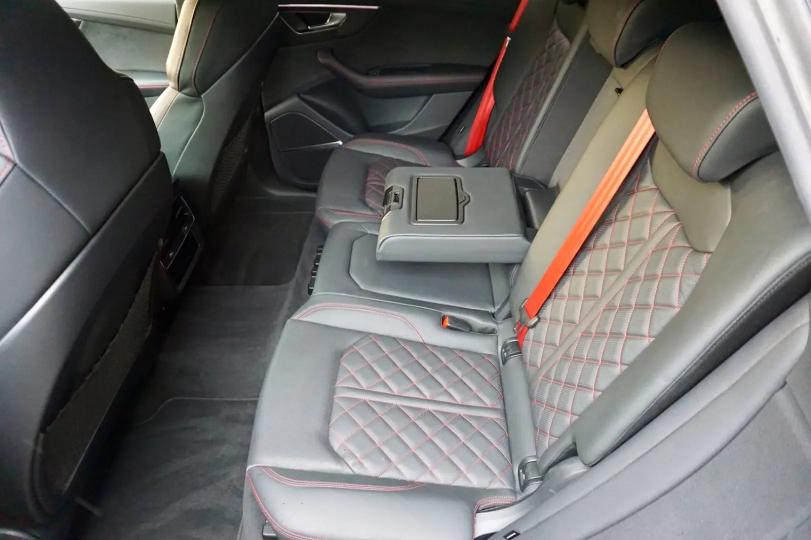 Q8 50 TDI quattro competition plus Carbon S Sitz