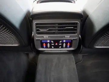 Q8 50 TDI quattro competition plus Carbon S Sitz