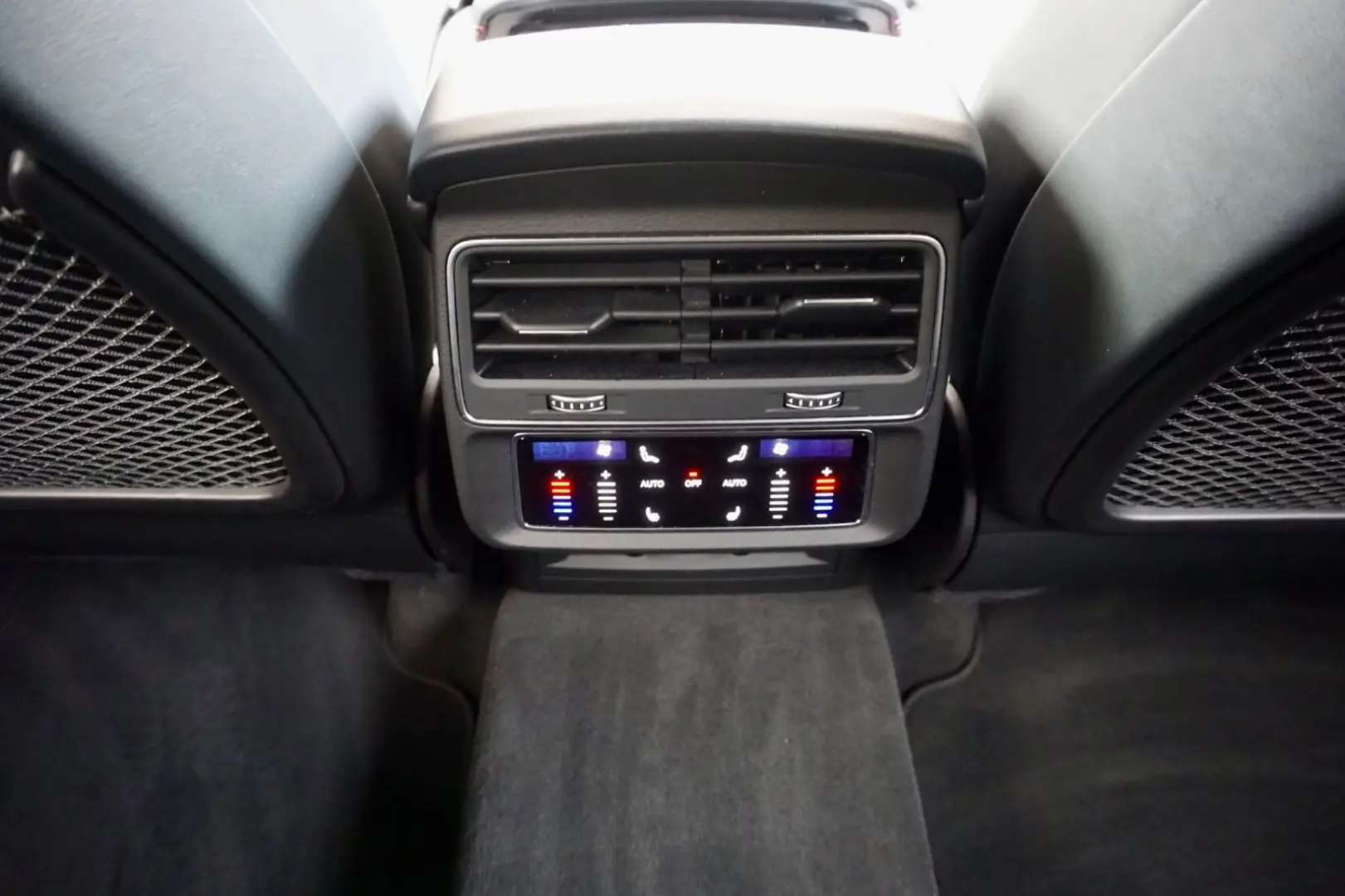 Q8 50 TDI quattro competition plus Carbon S Sitz