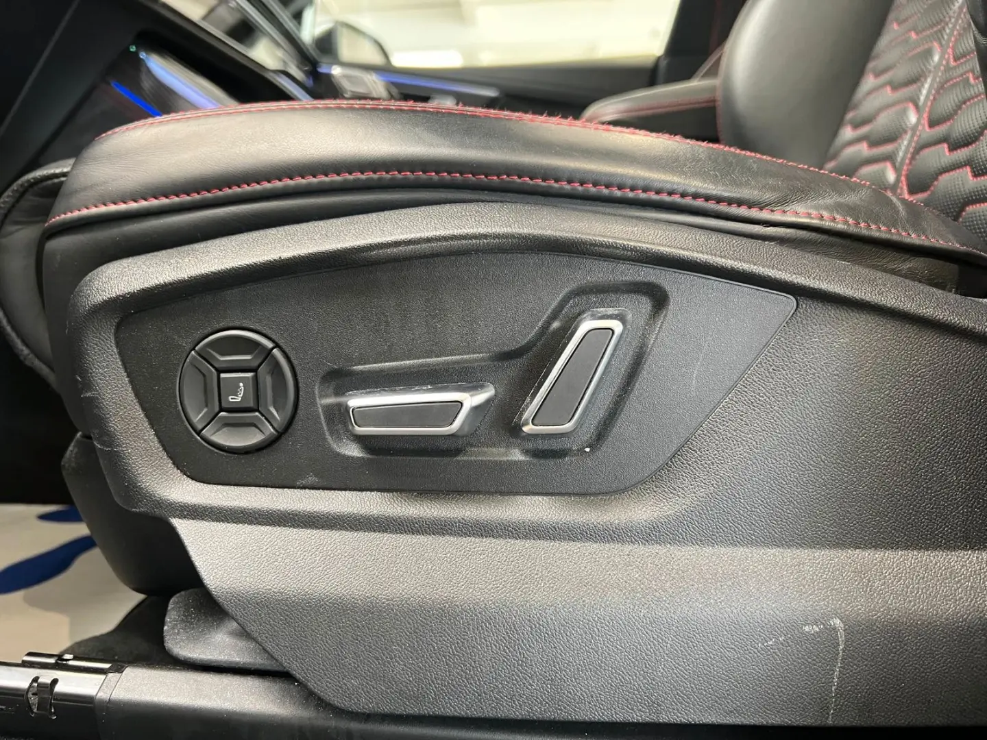 RS Q8 4.0 TFSI Quattro  Exclusive Edition