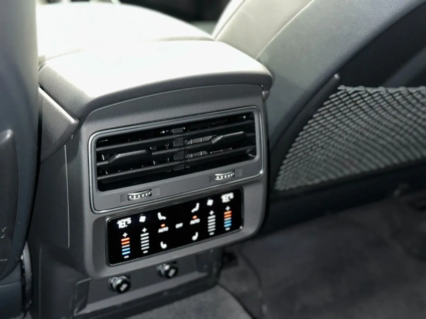 RSQ8 4.0TFSI quattro KERAMIC MASSAGE NIGHTVIEW