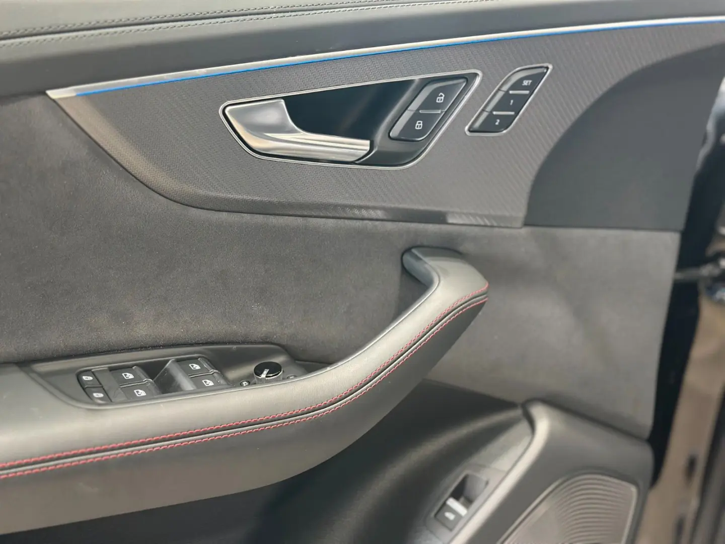 RSQ8 4.0TFSI quattro KERAMIC MASSAGE NIGHTVIEW