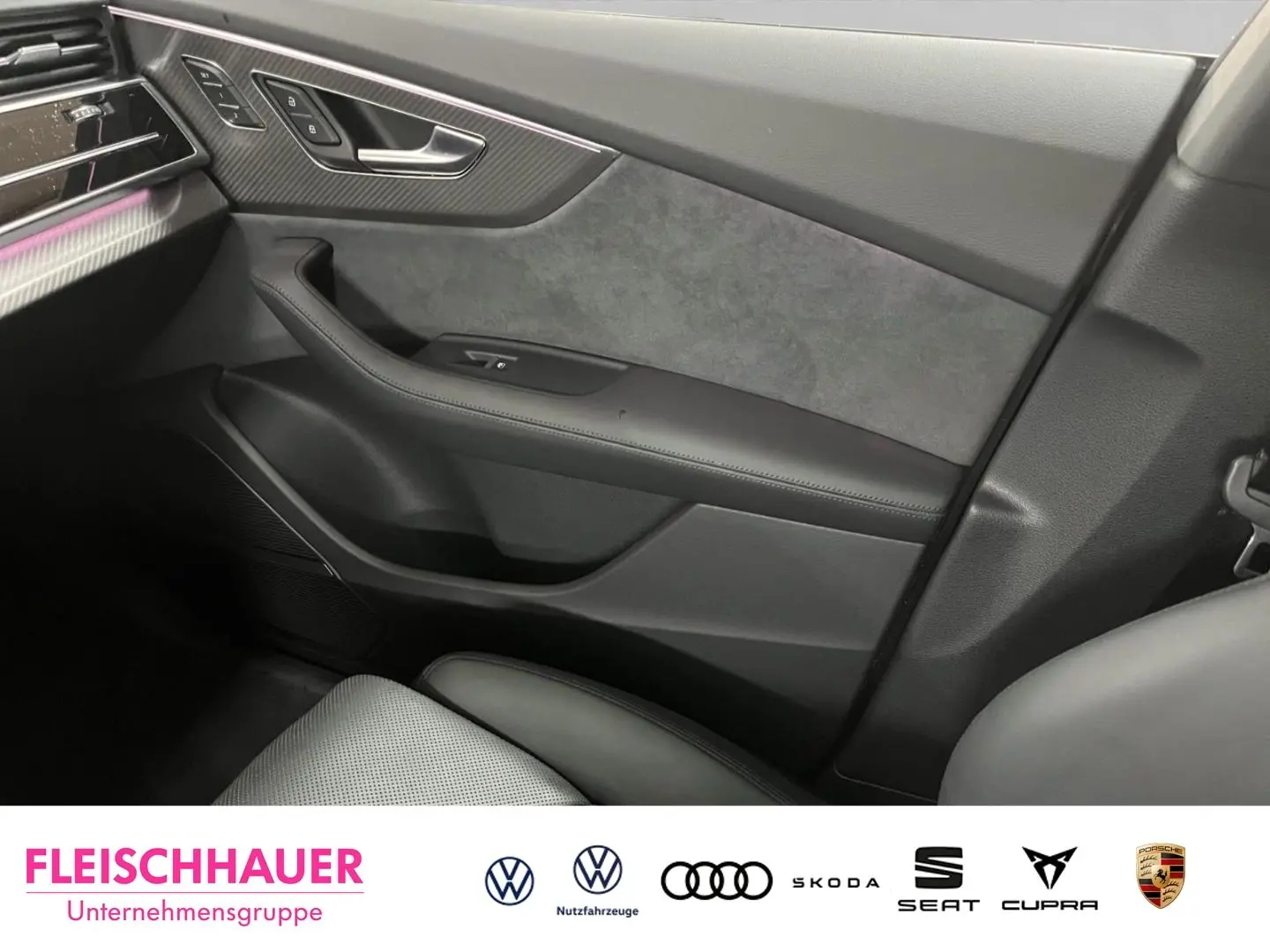 RSQ8 Pano RS-Abgasanlage 305kmh AHK UPE 172200 €