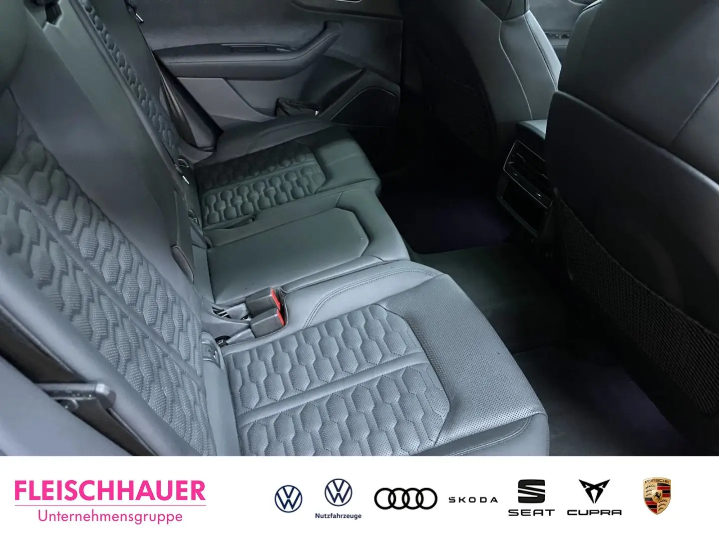 RSQ8 Pano RS-Abgasanlage 305kmh AHK UPE 172200 €