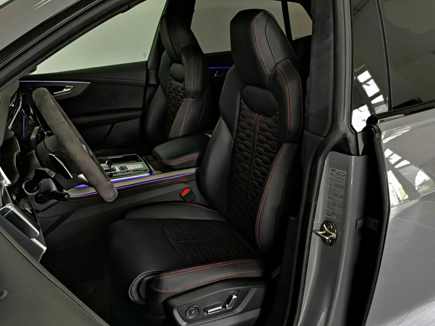 RSQ8  Keramik AllradLenk Pano Massage RS-Sitze