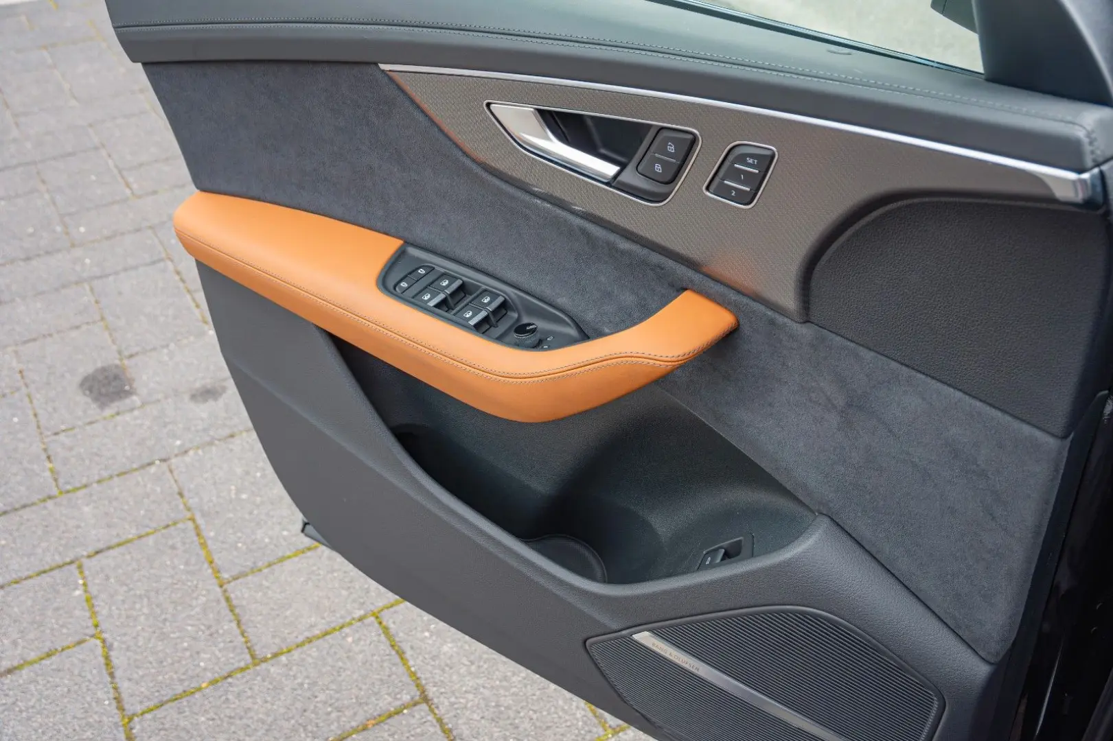 RSQ8 4.0 TFSI MATRIX B&O TOUR HEADUP