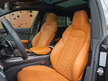 RSQ8 4.0 TFSI MATRIX B&O TOUR HEADUP