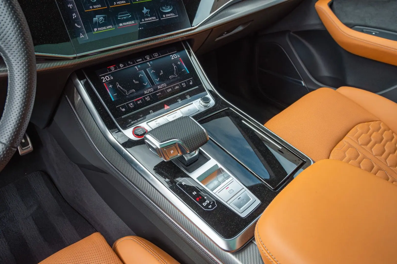 RSQ8 4.0 TFSI MATRIX B&O TOUR HEADUP