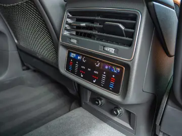 RSQ8 4.0 TFSI MATRIX B&O TOUR HEADUP