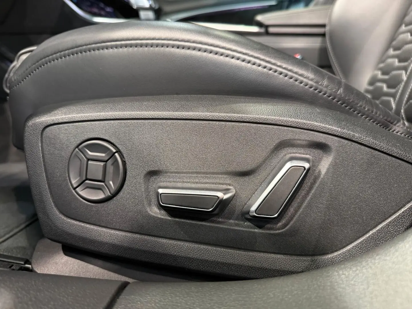 RS6 Avant 4.0 TFSI quattro Dynamic   Keramik B.