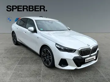 520d M Sportpaket AHK Sitzbelüftung 360 Kamera
