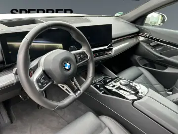 520d M Sportpaket AHK Sitzbelüftung 360 Kamera