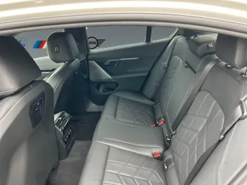 520d M Sportpaket AHK Sitzbelüftung 360 Kamera