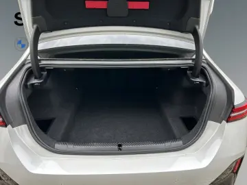 520d M Sportpaket AHK Sitzbelüftung 360 Kamera