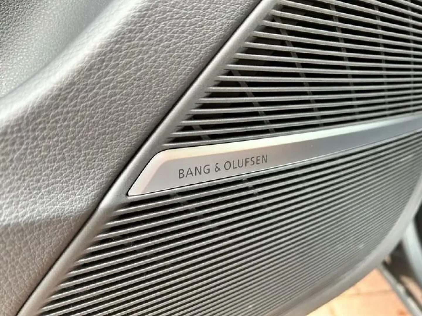 RSQ8 4.0 TFSI QUT MATRIX PANO CARBON HUD 360