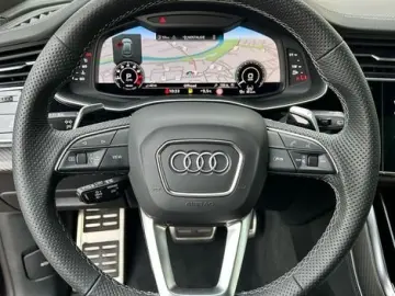 RSQ8 4.0 TFSI QUT MATRIX PANO CARBON HUD 360