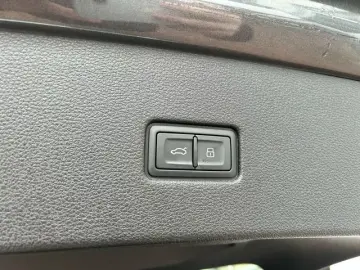 RSQ8 4.0 TFSI QUT MATRIX PANO CARBON HUD 360